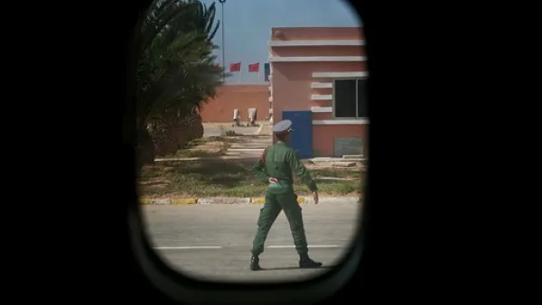 نصبت الأجهزة الأمنية الحواجز عند مداخل المدن الكبرى