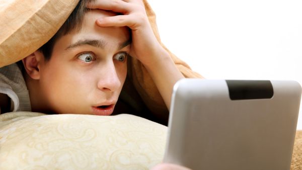 The online porn search marathon continued from 8 pm until 4 am, and then resumed the following day. (Shutterstock)