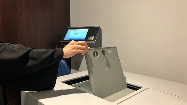 من أجل توفير خدمة سهلة ومريحة للعملاء، تتوفر الصناديق الجديدة بالحجمين المتوسط والكبير وبرسوم تنافسية.