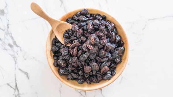الزبيب الأسود يعالج أمراض الرئة، والروماتيزم، والملاريا

