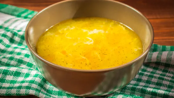 شوربة الملفوف بمرق الدجاج 