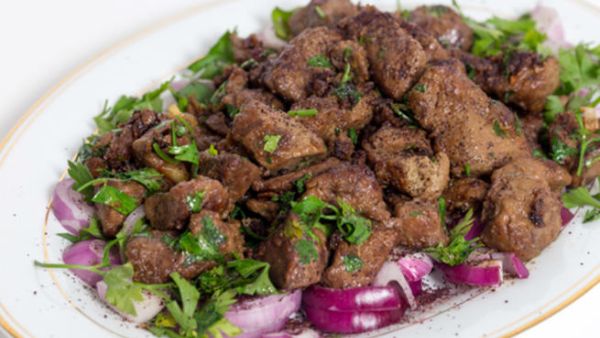 معلاق الخروف مقلي بالبصل