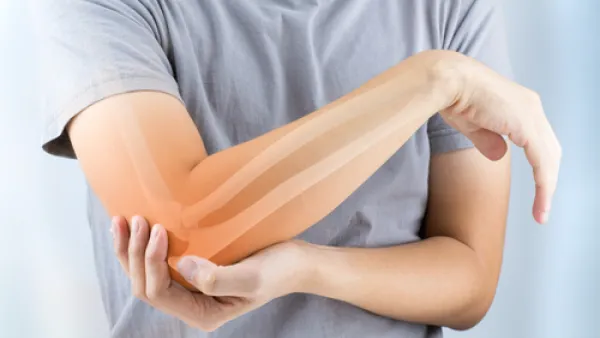 أعراض روماتيزم العظام الإحساس بألم عند الضغط على المفصل
