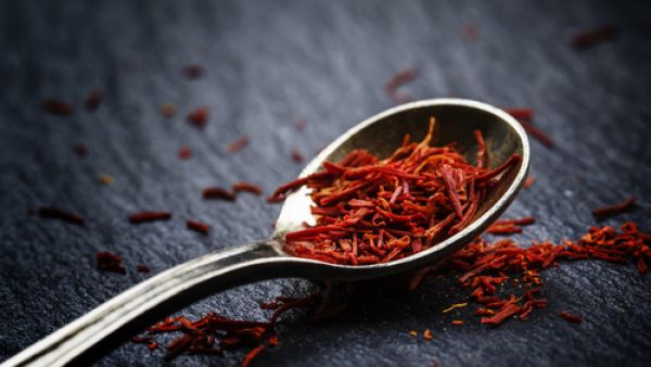 الزعفران للحامل يساعد في التخلص من مشاعر الاكتئاب والحزن

