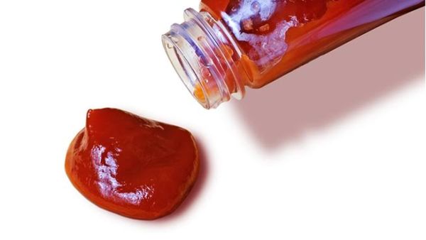 لا يحتاج تنظيف أواني النحاس سوى إلى صلصة الكاتشاب