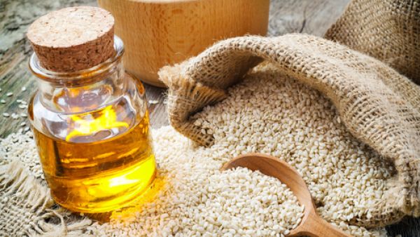 يعتبر زيت السمسم من أغنى الزيوت بالمعادن والفيتامينات
