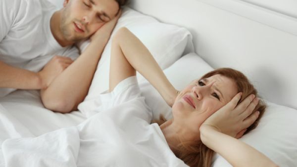غالباً يكون الشخير مرتبطاً بالوزن الزائد

