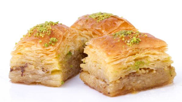 البقلاوة بالفستق البقلاوة بالفستق