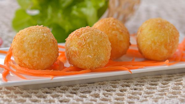 كرات البطاطس المقرمشة بالجبن

كرات البطاطس المقرمشة بالجبن