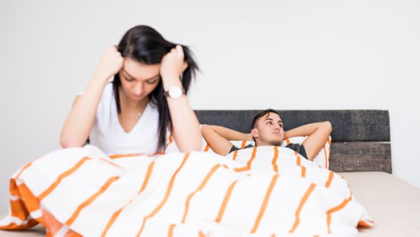 إذا وضعت ثياب النوم المغرية بعيداً وحل محلها بيجامة فهذا دليل على الملل
