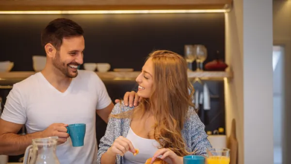 نعم الحب جميل، وأنت وهي شخص واحد وإلى آخره من هذا الكلام