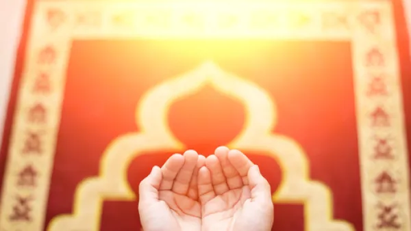 رمضان شهر الرحمة والغفران والعتق من النار