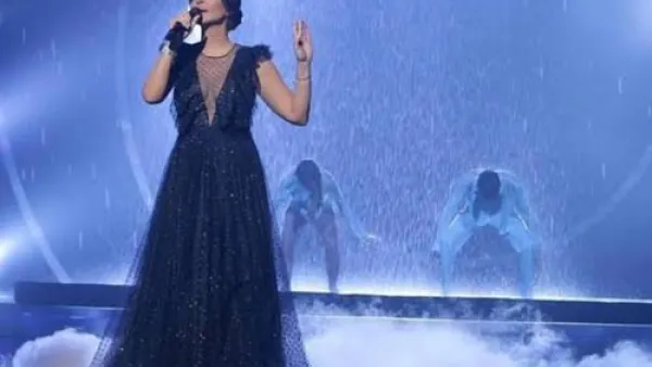 إطلالة إليسا باللون الأسود في برنامج "رقص النجوم "‎