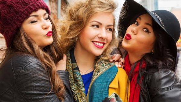 يأتي الخريف محملاً بنسمات لطيفة وأوقات حلوة في أيام العطلة 