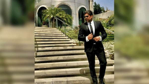 قصر وائل كفوري محاط بواجهاتٍ زجاحية تطلّ على خليج جونية قصر وائل كفوري محاط بواجهاتٍ زجاحية تطلّ على خليج جونية