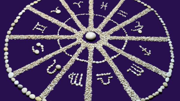 عندما يكذب برج الحمل، سيحرص على التصرف بلامبالاة وبطريقة عادية