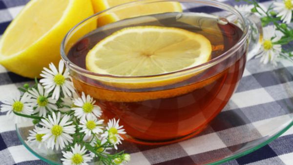 شاي الليمون يحتوي على مركبات الفلافونويد التي تخفض الدهون
