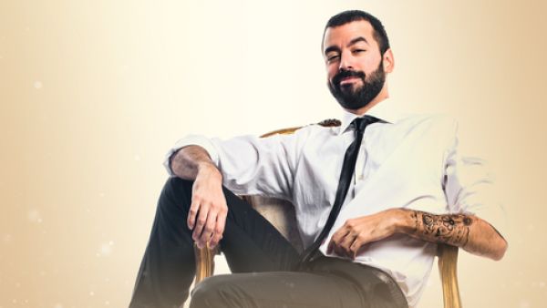 لا ترتد أكثر من ثلاثة ألوان. إذا كنت تريد أن تبدو أنيقاً