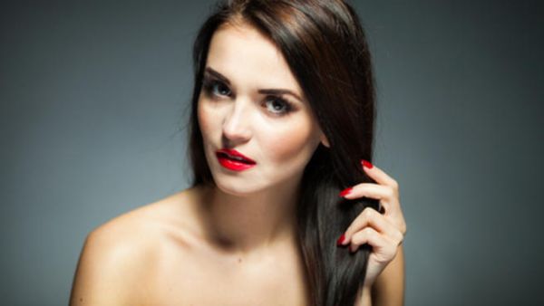 يعتبر خل التفاح من اهم المواد الفعالة لعلاج الشعر الدهني