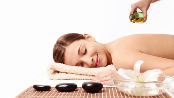 قد لا نجد الوقت لزيارة صالونات التجميل للاسترخاء والعناية ببشرتنا