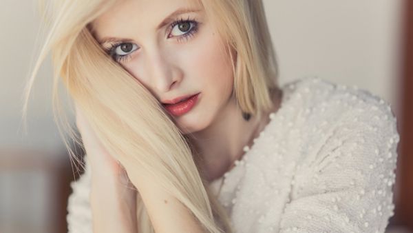 إستعملي الماسكات المغذية للبشرة كالزيوت الطبيعية