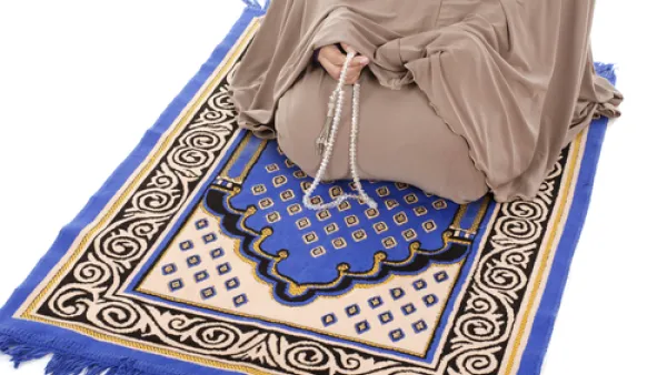 هل يجوز أداء صلاة التراويح في المنزل؟