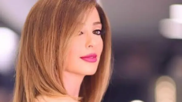 وفاء الكيلاني بإطلالة تخطف الأنظار في "تخاريف" 