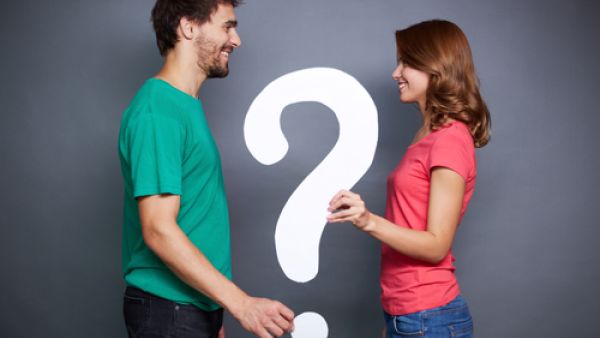5 أسئلة غبية تسألها النساء للرجال! 5 أسئلة غبية تسألها النساء للرجال!