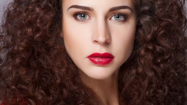 قومي بعمل خليط من عصير الليمون والملح وزيت الزيتون 