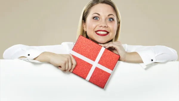 يساعد زيت القرنفل على تبييض الأسنان بطريقة فعالة

