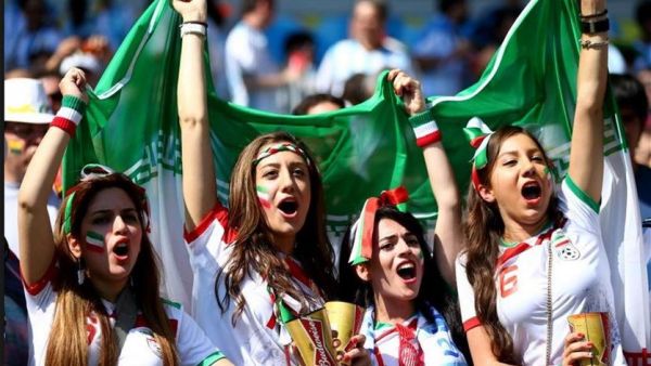 صورة مشجعة إيرانية في كأس العالم تثير الجدل... ما قصتها؟ (صورة)