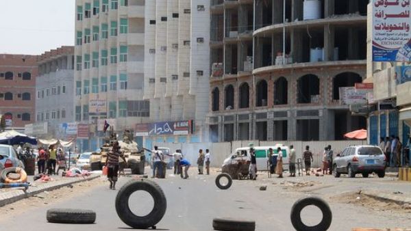 The city of Aden is subject to numerous skirmishes with the presence of Al Qaeda and Daesh militants. (AFP/Saleh Al Obeidi)