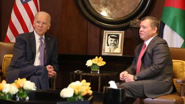 US Vice President Joe Biden meets with Jordan's King Abdullah in Amman, March 10 2016. (AFP/File)