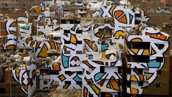 A spectacular view of eL Seed's work in Cairo. (Twitter)