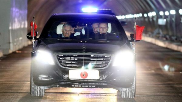 The president was the driver. His passengers were Prime Minister Binali Yildirim and Ahmet Arslan, transport and communications minister. The car departed from Harem on the European side and returned back to Harem. (Anadolu Agency)