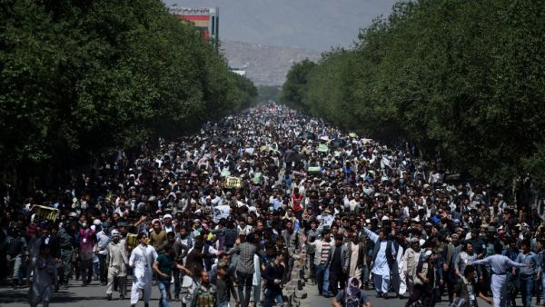 Afghan protesters chant anti-government slogans during a demonstration in Kabul on May 16, 2016. (AFP/File)