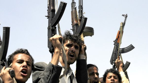 Houthi Movement members with guns gather to protest before they take the road to front lines, where they conflict against President of Yemen Abd Rabbuh Mansur Hadi's unities, in Asir province of Sanaa, Yemen on August 25, 2016. (Twitter/Anadolu Agency) Houthi Movement members with guns gather to protest before they take the road to front lines, where they conflict against President of Yemen Abd Rabbuh Mansur Hadi's unities, in Asir province of Sanaa, Yemen on August 25, 2016. (Twitter/Anadolu Agency)
