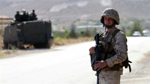 File photo shows a Lebanese army soldier manning a checkpoint at the entrance to Arsal. (AFP/File)