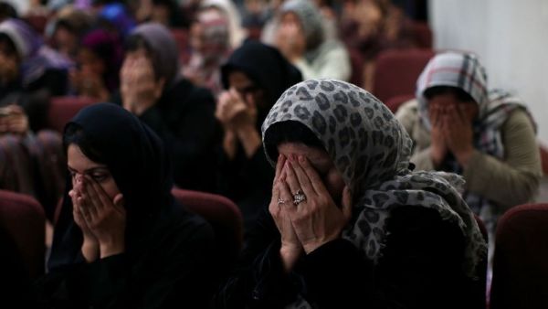 Muslim women pray at a mosque in California. (AFP/File)