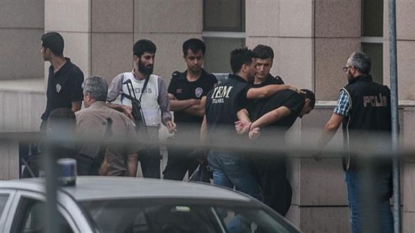 A detained Turkish soldier who allegedly took part in a military coup arrives with his hands bound behind his back at the Istanbul Justice Palace, July 20, 2016. (AFP/File)