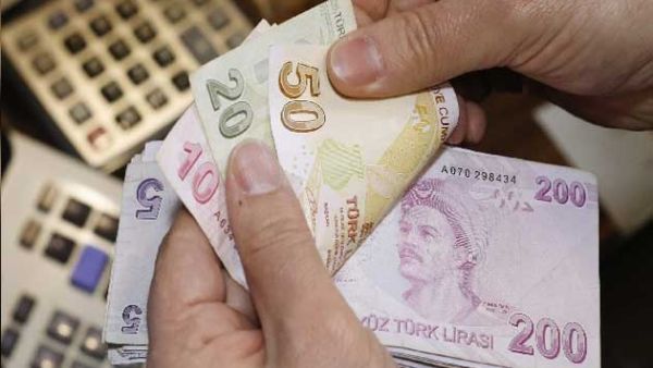 The exchange rate had hovered between 3.71 and 3.69 over the past two days and started trading at 3.6950 as of 9 a.m. (0600GMT) Monday morning. (File photo)