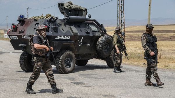 Turkish soldiers guard a check point in the troubled southeast of the country. (AFP/Ilyas Akengin)