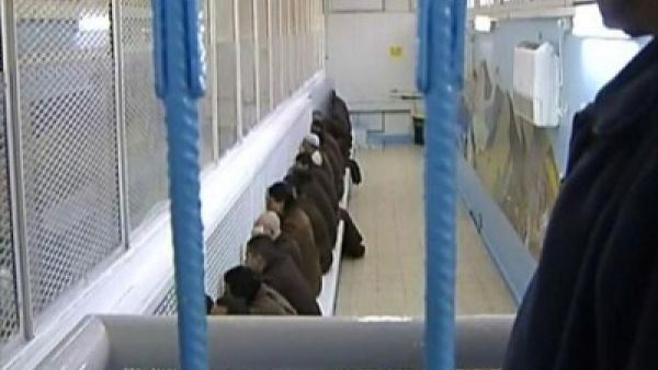 الاعتقال الإداري، هو أمر توقيف قابل للتمديد، يصدر بحق الأسرى الفلسطينيين، دون توجيه لائحة اتهام رسمية