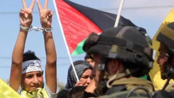 فلسطينيون يتحدون جنود الإحتلال بتضامنهم مع الأسرى في المعتقلات الإسرائيلية