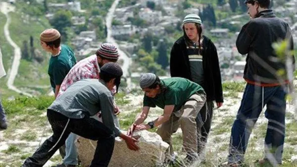 تقع “سبسطية” على بعد 12 كم شمال غرب مدينة نابلس