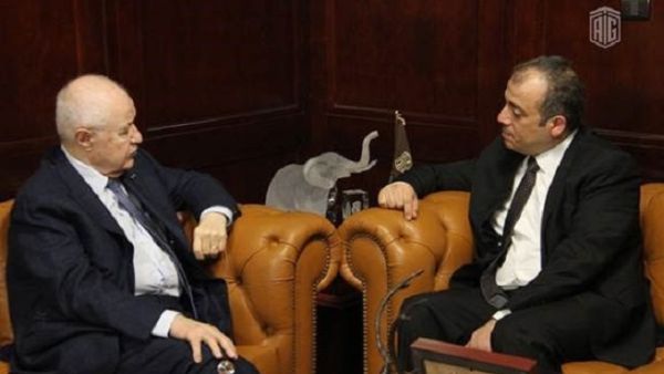 سعادة الدكتور طلال أبوغزاله ومدير عام المركز الوطني للبحوث الزراعية الدكتور نزار حداد.
