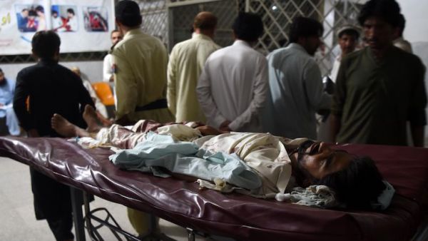 قرابة 300 شخص يتلقون العلاج في المستشفيات، وحالة بعضهم حرجة