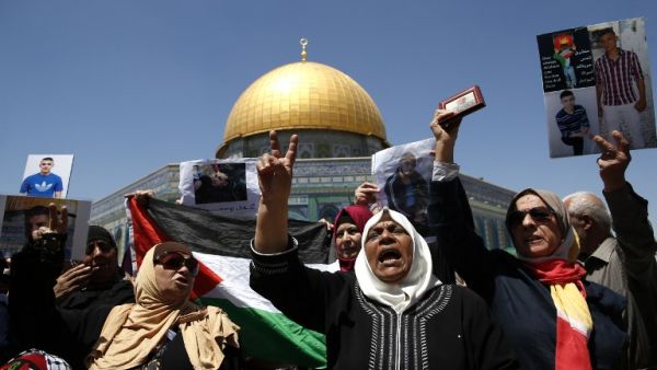 Palestinians protest in support of prisoners on hunger strike in Jerusalem. (AFP/File)
