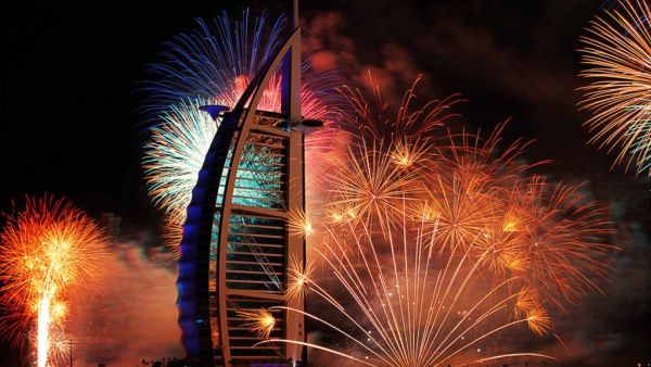 No more fireworks this year, but how will laser lights look? /AP