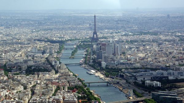 هجوم في وسط باريس 